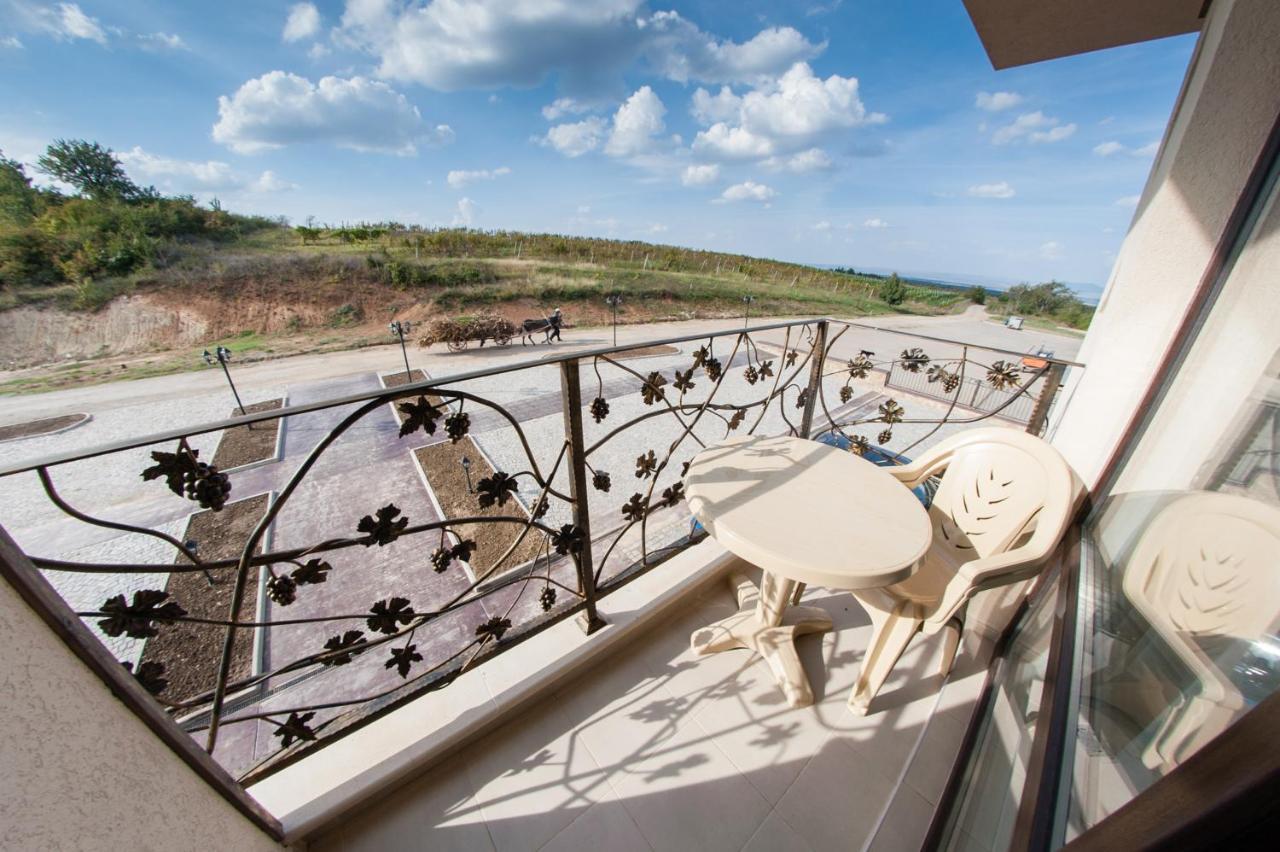 Hotel Chateau Des Bergers Targovishte  Exterior photo